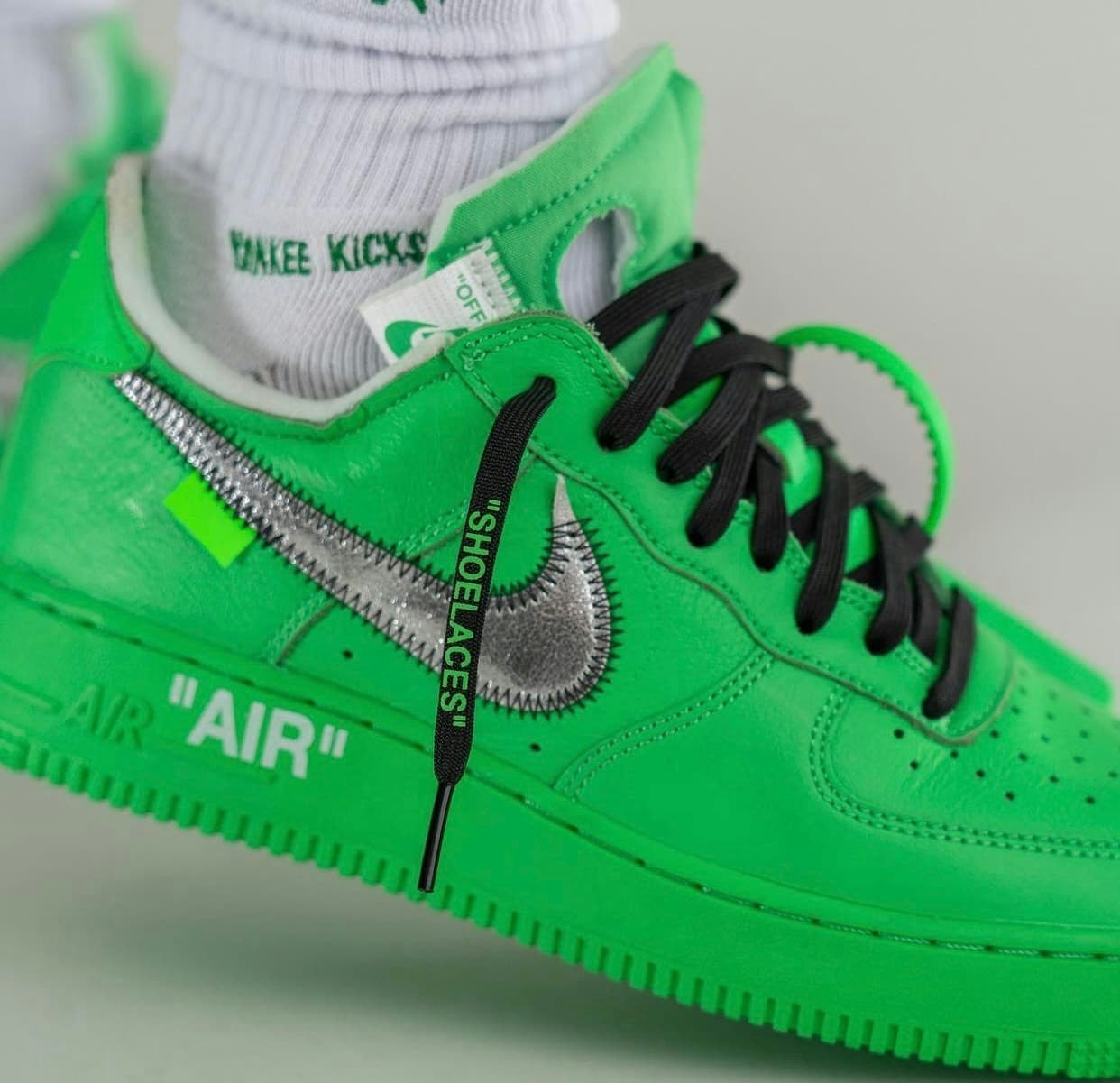 Off-White x Nike Air Force 1 Low "Green" 