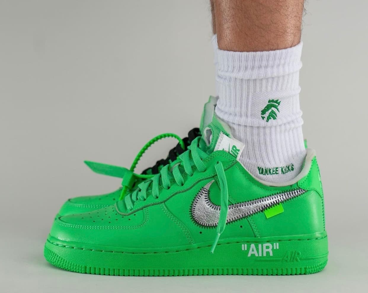 Off-White x Nike Air Force 1 Low "Green" 