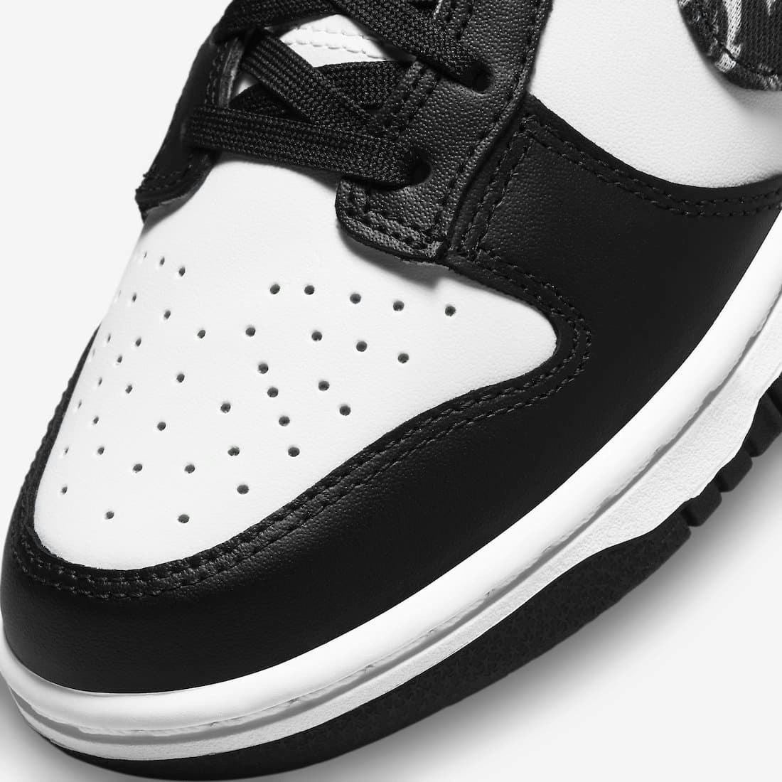 Nike Dunk Low "Black Paisley"