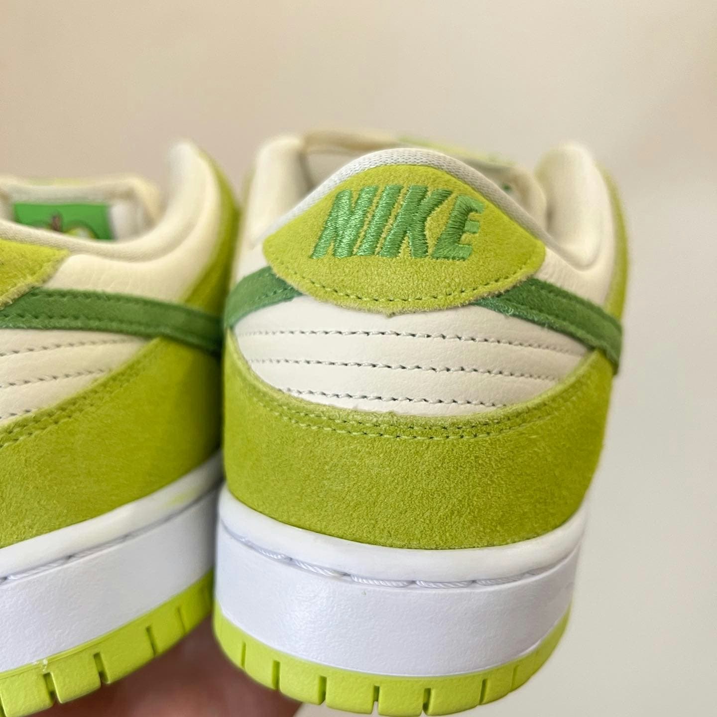 Nike SB Dunk Low  "Green Apple"