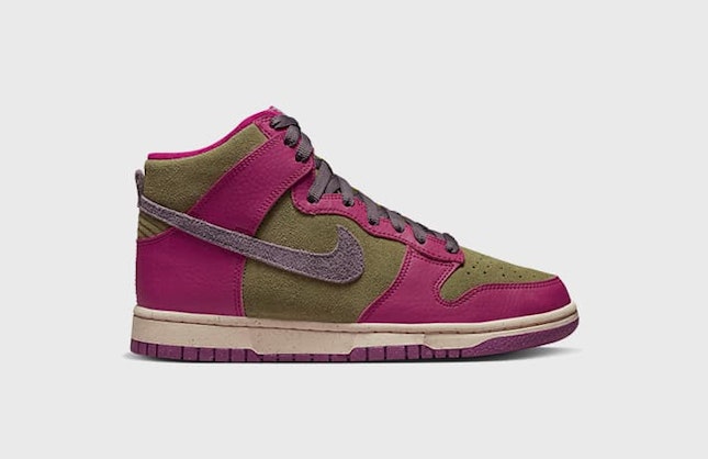 Nike Dunk High "Dynamic Berry"