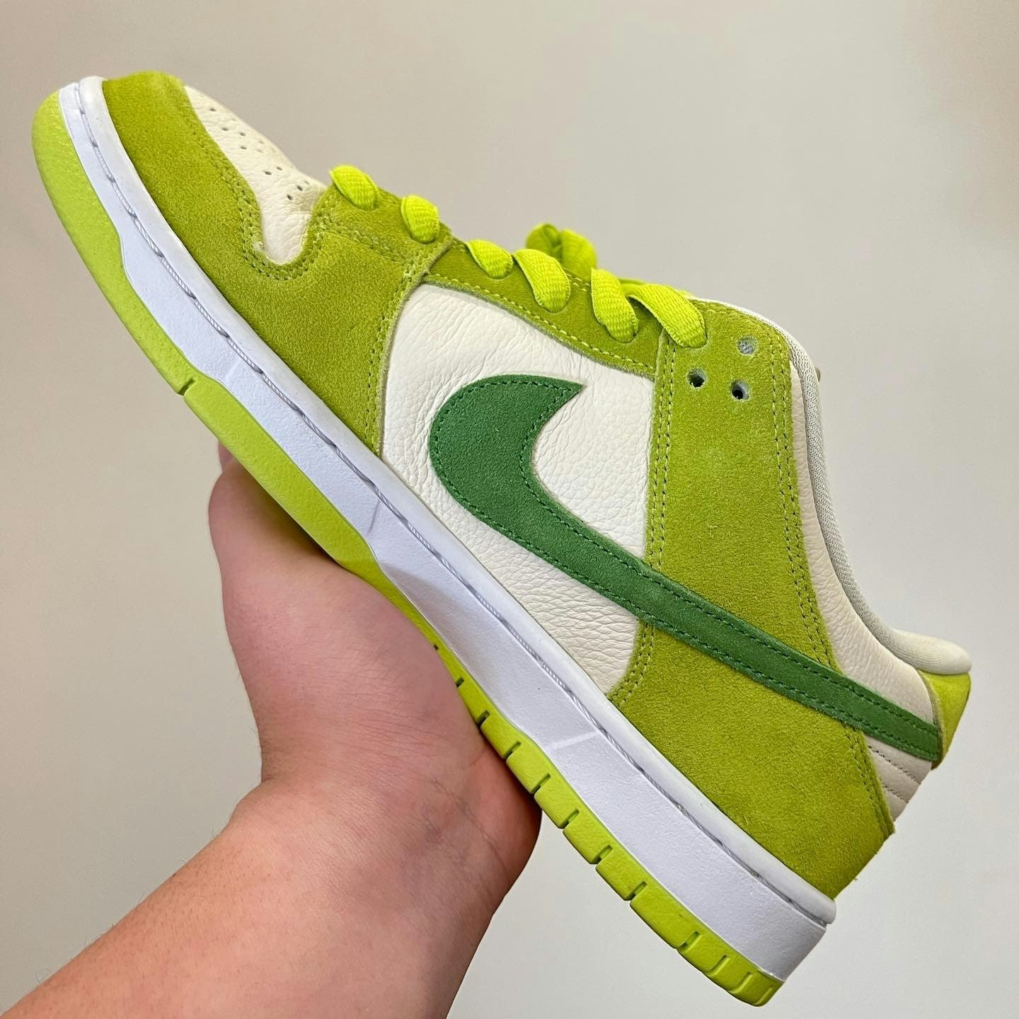 Nike SB Dunk Low  "Green Apple"