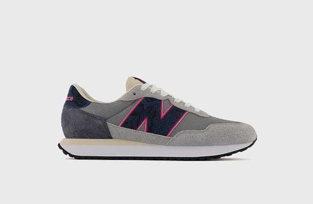 SNS x New Balance "Blue Racer" SNS x New Balance "Blue Racer"