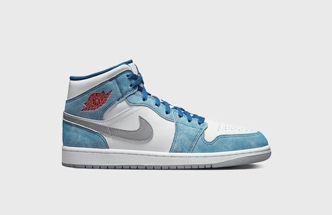 Air Jordan 1 Mid "Dusty Blue"