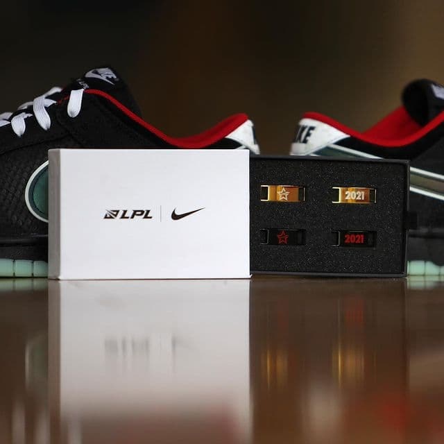 League of Legends Pro League x Nike Dunk Low 