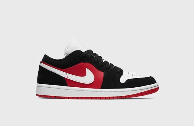 Air Jordan 1 Low Wmns “Black Toe”