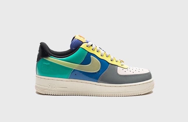 Undefeated x Nike Air Force 1 Low "Green Tail" Undefeated x Nike Air Force 1 Low "Green Tail"