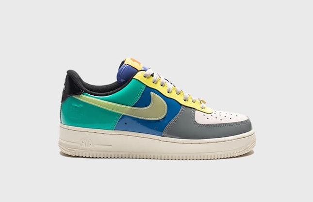 Undefeated x Nike Air Force 1 Low "Green Tail"