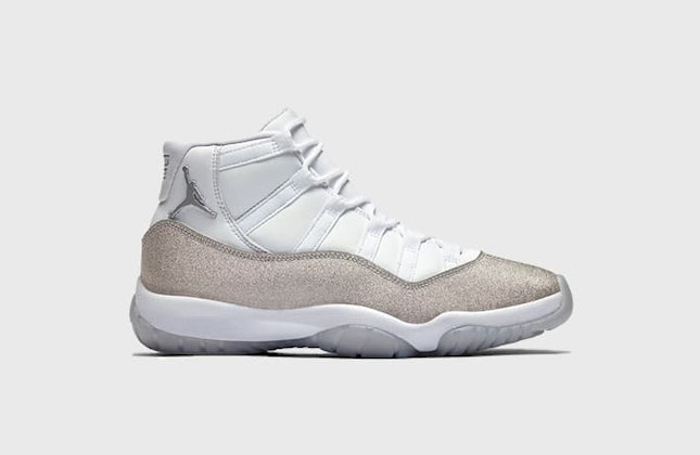 Air Jordan 11 Wmns “Metallic Silver”