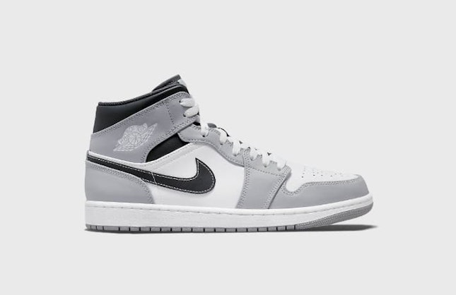 Air Jordan 1 Mid "Light Smoke Grey"