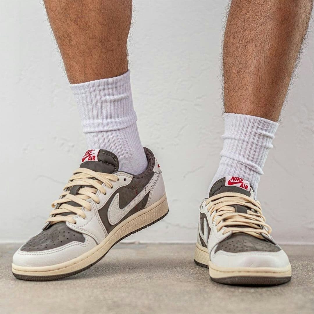 Travis Scott x Air Jordan 1 Low OG “Reverse Mocha”