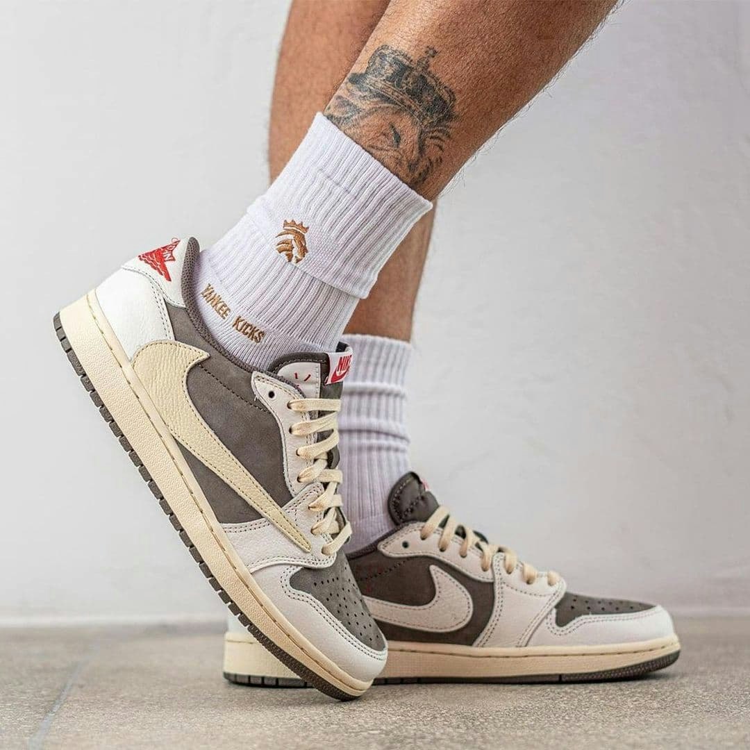 Travis Scott x Air Jordan 1 Low OG “Reverse Mocha”