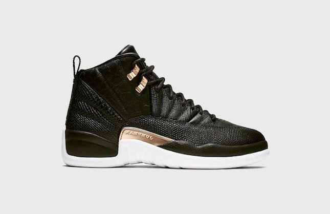 Air Jordan 12 Wmns "Midnight Black"