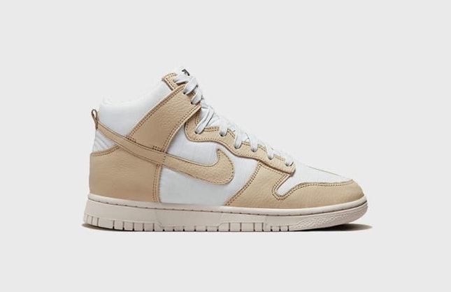 Nike Dunk High "Team Gold"
