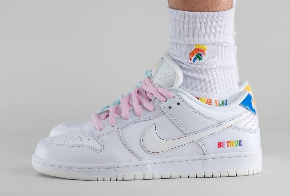 Nike Dunk Low "Be True" 