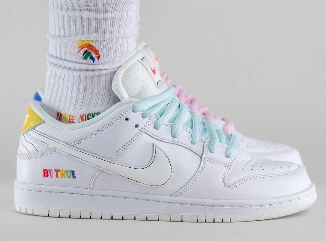Nike Dunk Low "Be True" 