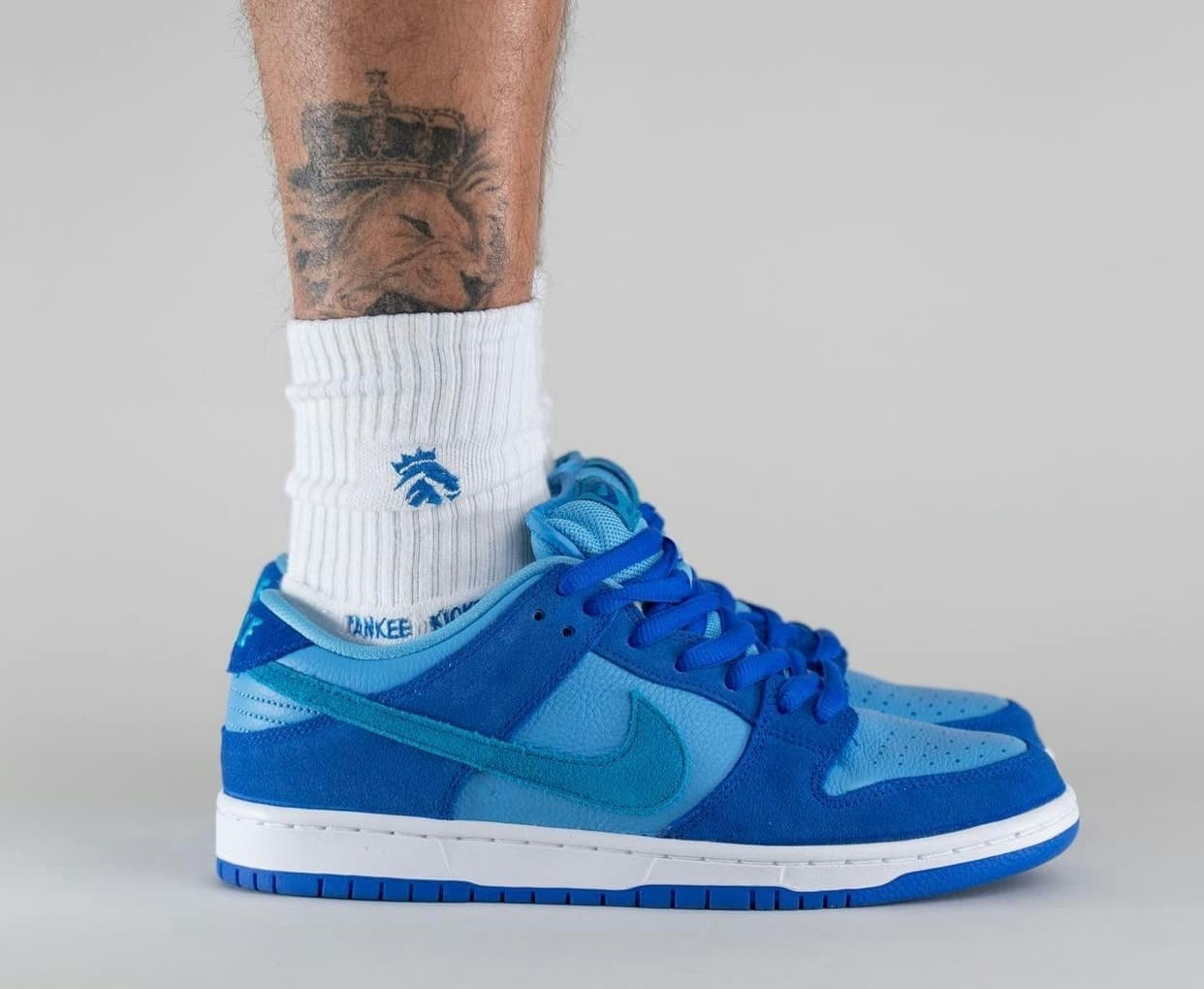 Nike SB Dunk Low "Blue Raspberry" 