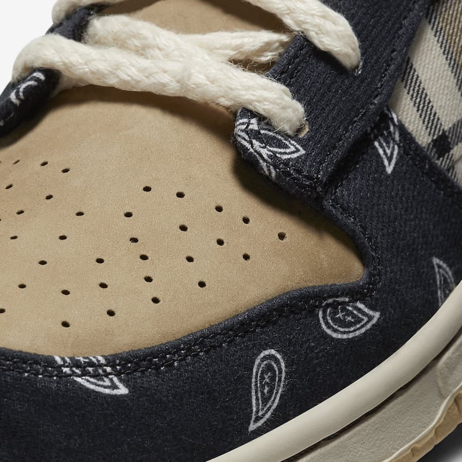 Travis Scott x Nike SB Dunk Low "Parachute Beige"