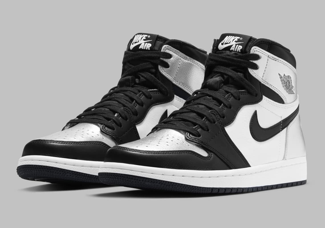 Air Jordan 1 High OG Wmns “Silver Toe”