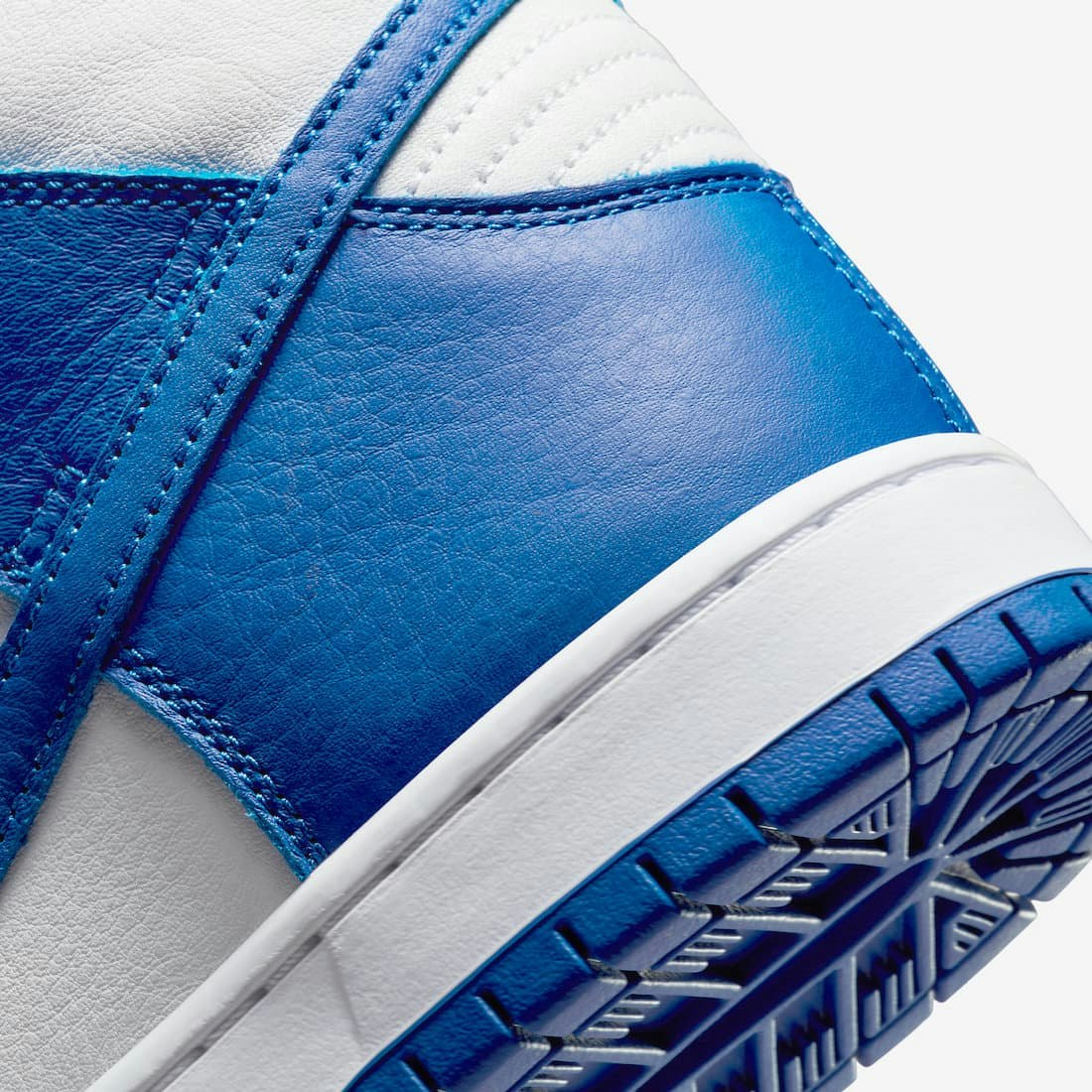 Nike SB Dunk High Pro ISO "Kentucky"