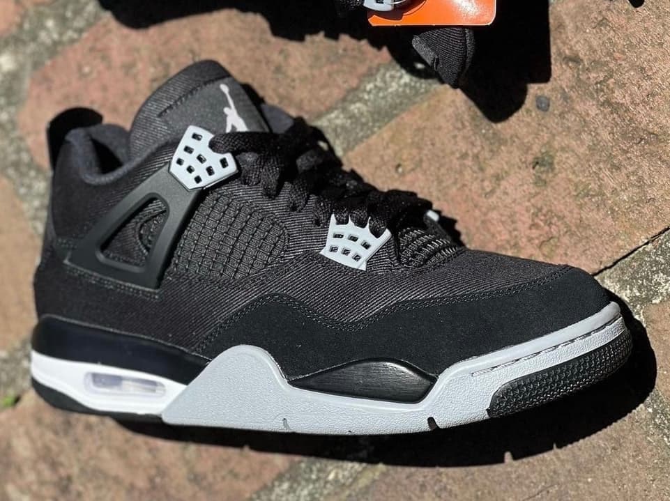 Air Jordan 4 "Black Canvas"