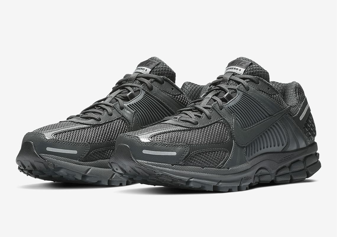 Nike Zoom Vomero 5 "Blackout Rush"