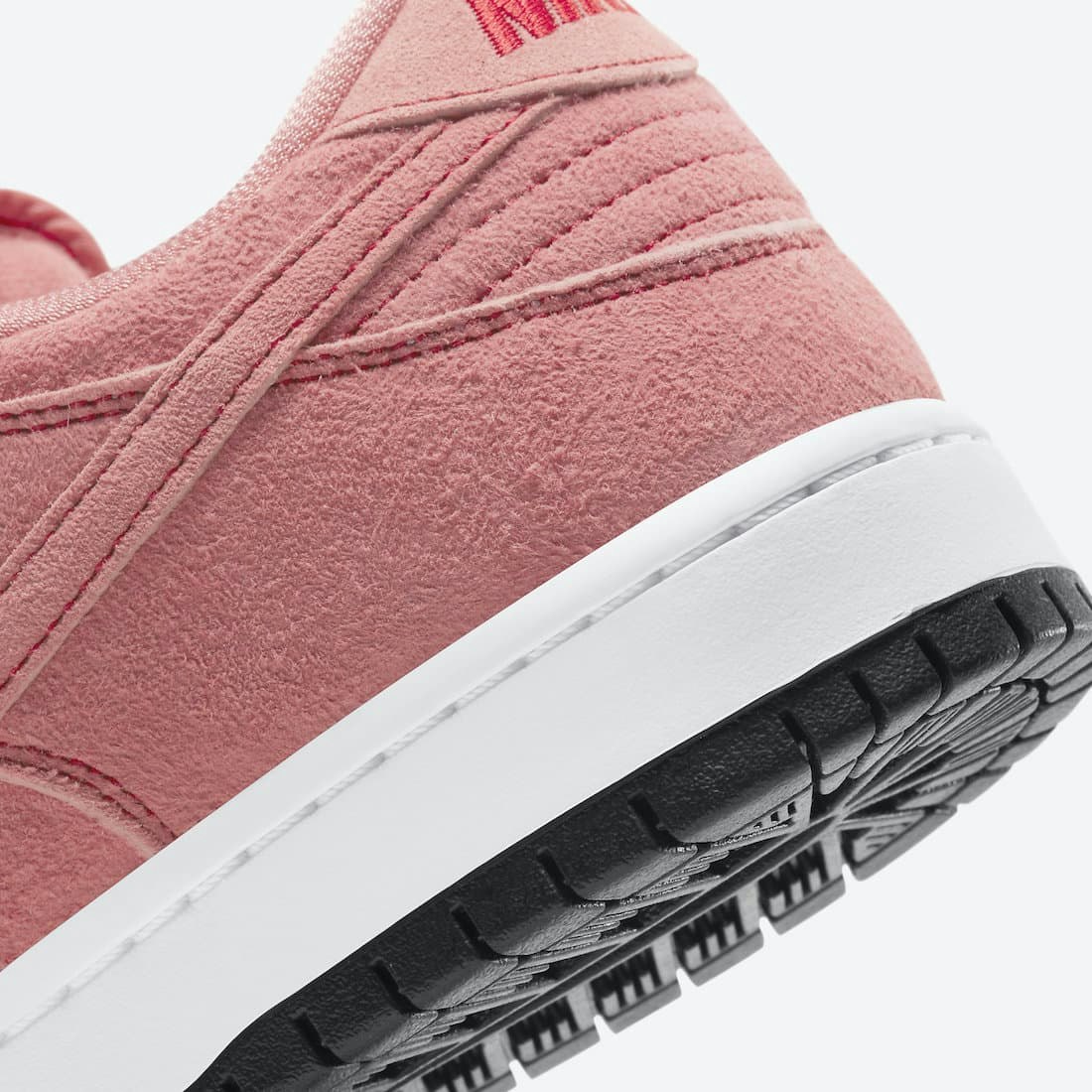 Nike SB Dunk Low "Pink Pig"