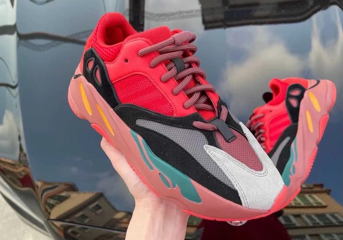 red yeezy 700