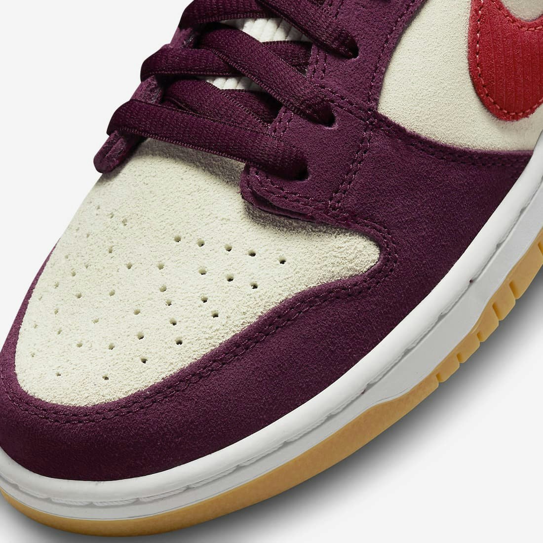 Skate Like a Girl x Nike SB Dunk Low