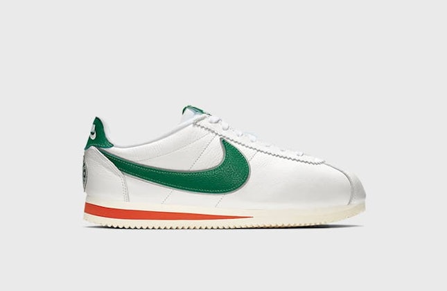 Stranger Things x Nike Cortez "Hawkins High" Stranger Things x Nike Cortez "Hawkins High"