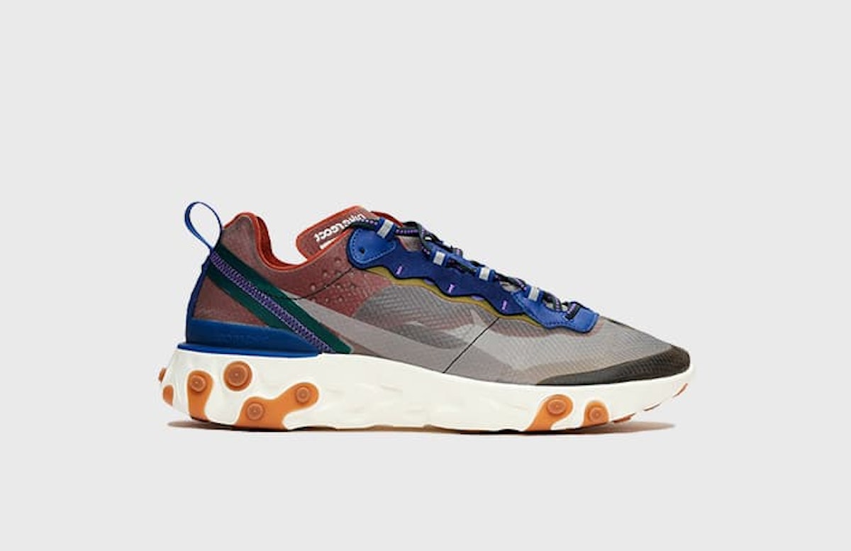 nike react element dusty peach