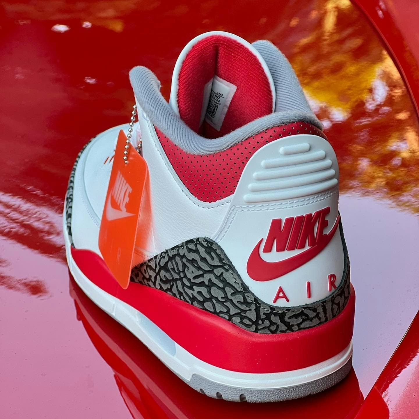 Air Jordan 3 OG "Fire Red"