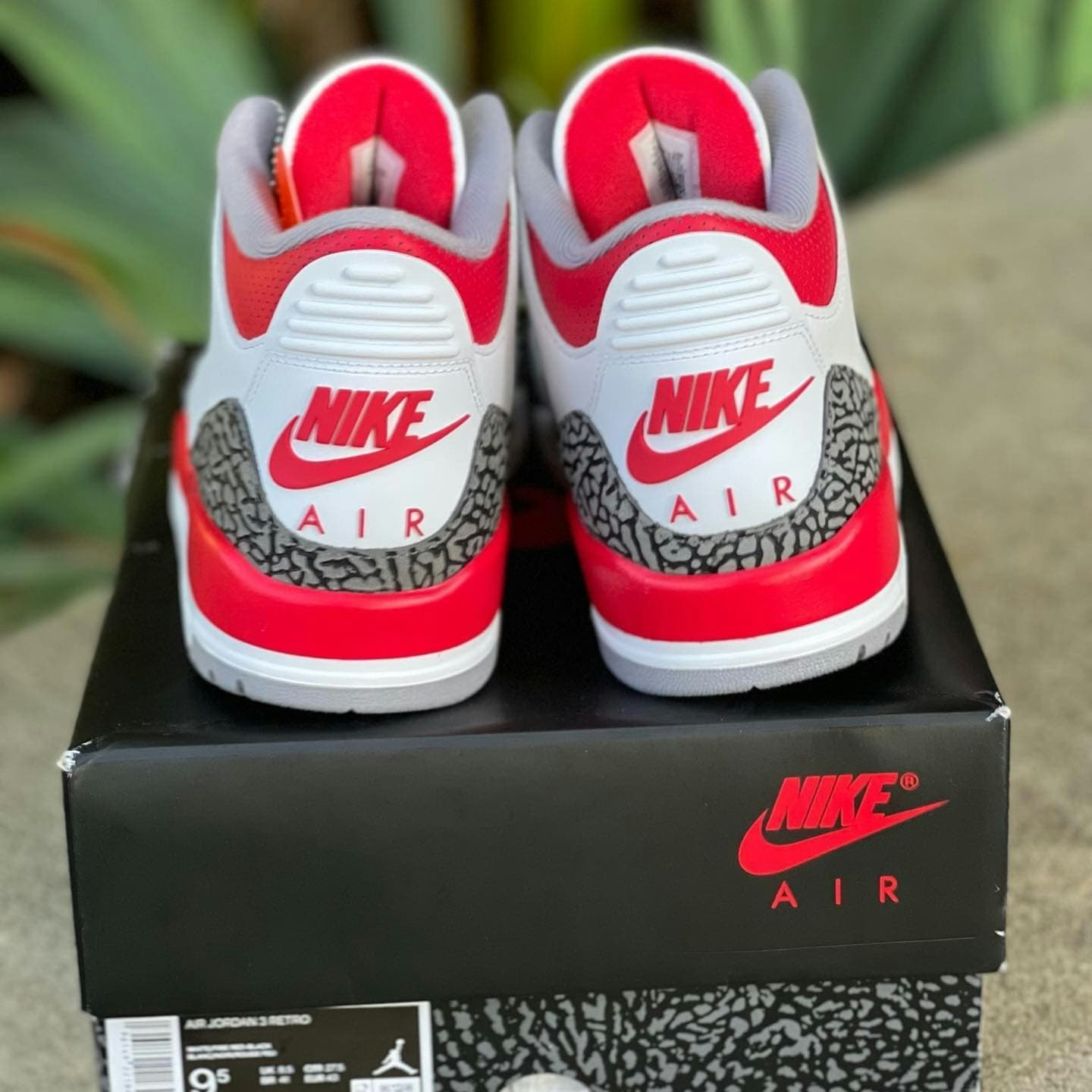 Air Jordan 3 OG "Fire Red"