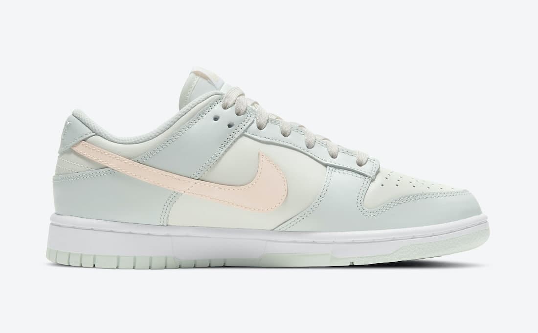 Nike Dunk Low Wmns “Barely Green”