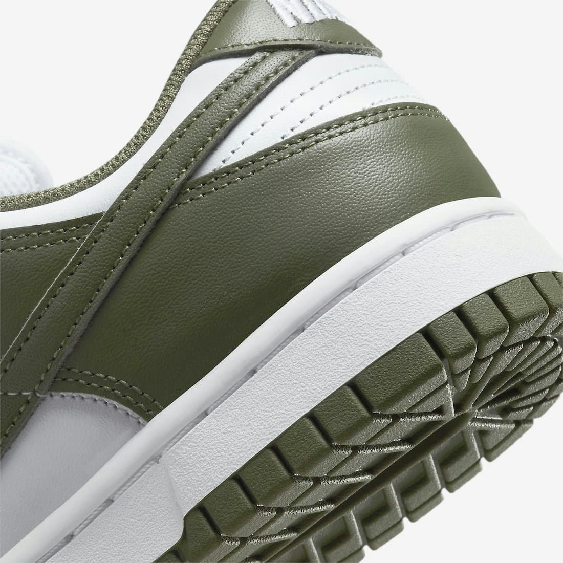 Nike Dunk Low "Medium Olive"