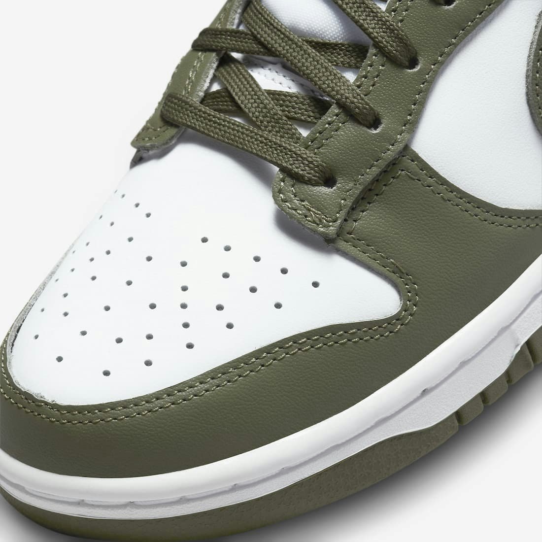 Nike Dunk Low "Medium Olive"