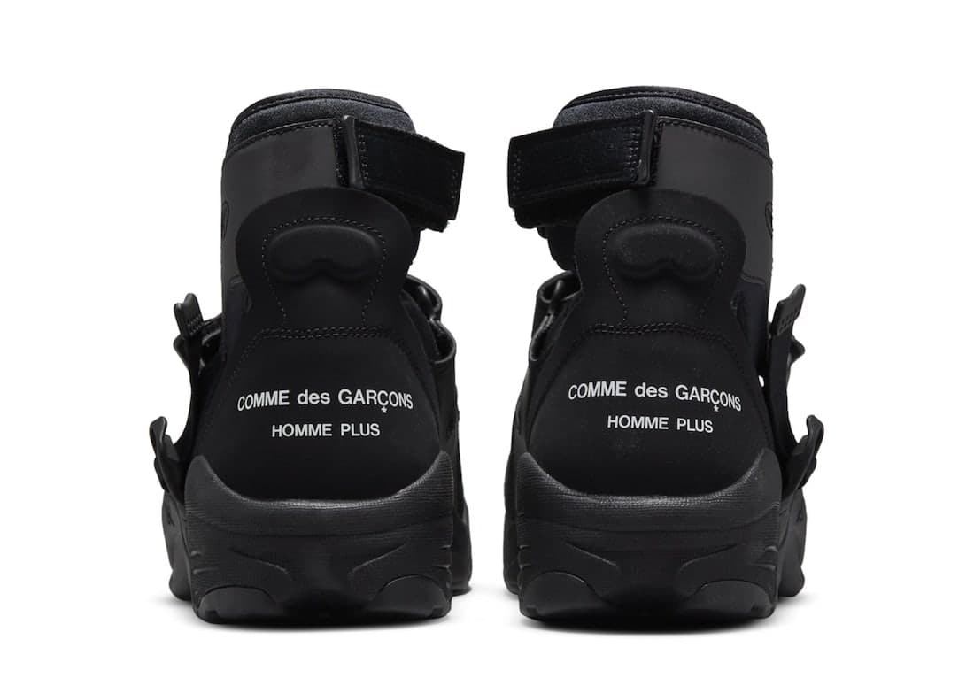 Comme des Garçons x Nike Air Carnivore "Triple Black"