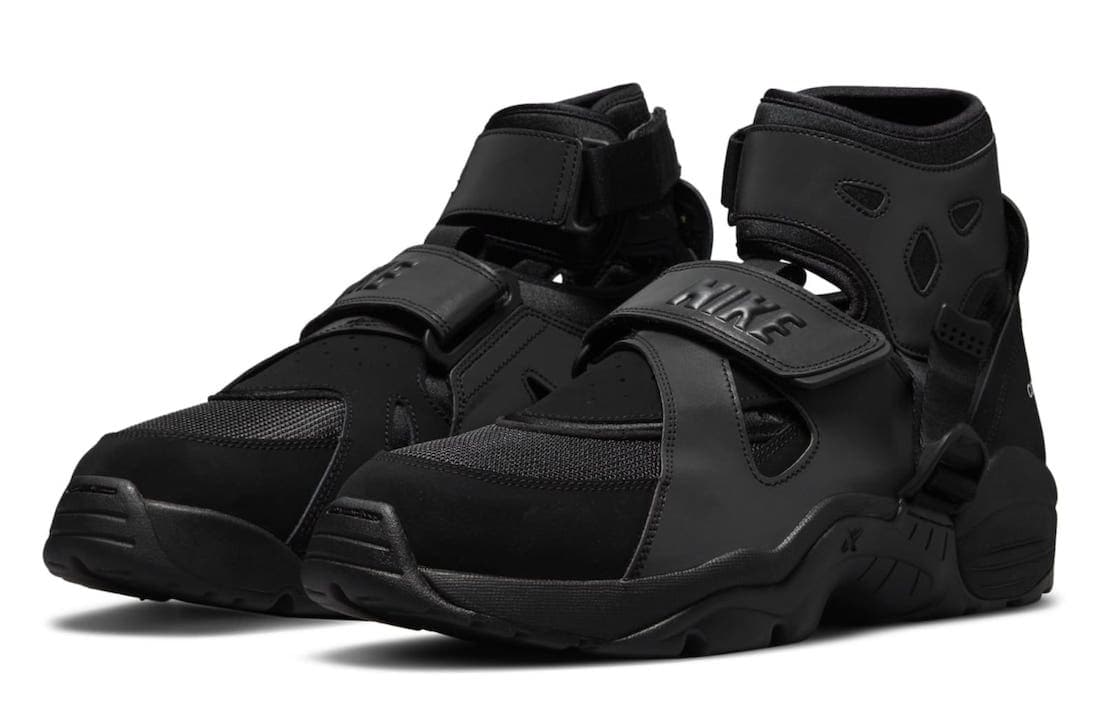 Comme des Garçons x Nike Air Carnivore "Triple Black"