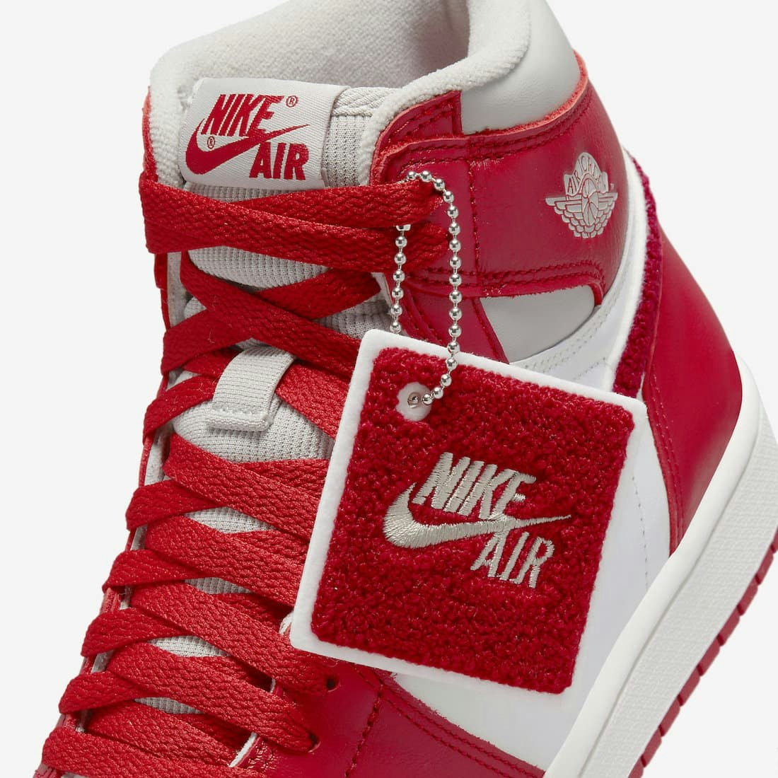 Air Jordan 1 High OG "Varsity Red"