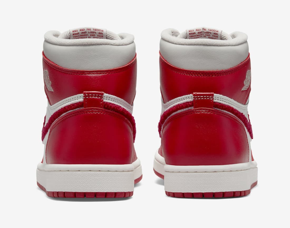 Air Jordan 1 High OG "Varsity Red"