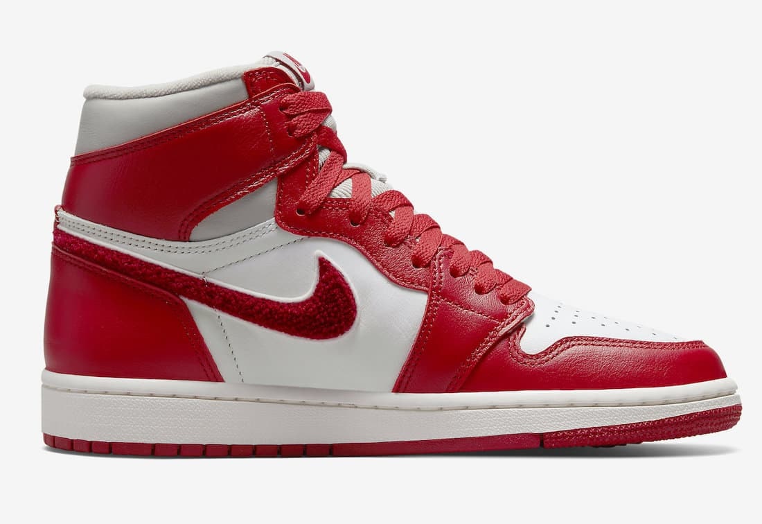 Air Jordan 1 High OG "Varsity Red"