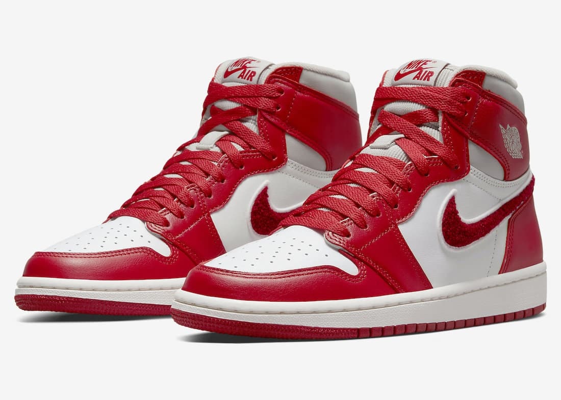 Air Jordan 1 High OG "Varsity Red"