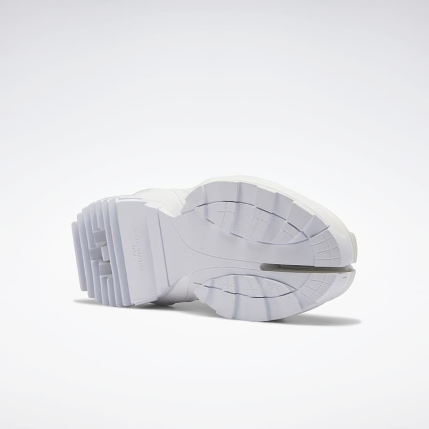 Maison Margiela x Reebok Tabi Instapump "Triple White"