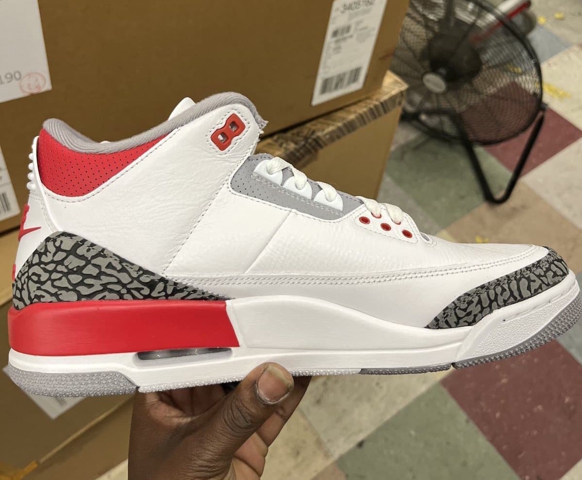 Air Jordan 3 OG "Fire Red"