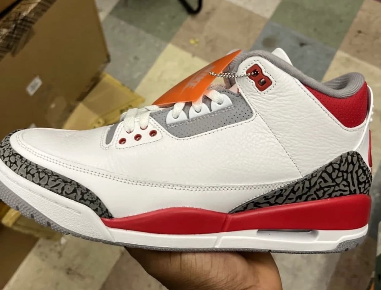 Air Jordan 3 OG "Fire Red"