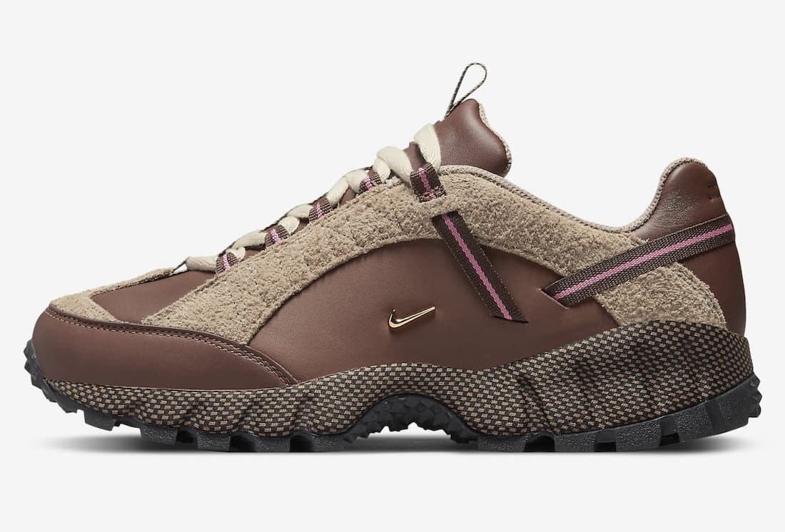 Jacquemus x Nike Air Humara "Dark Brown"