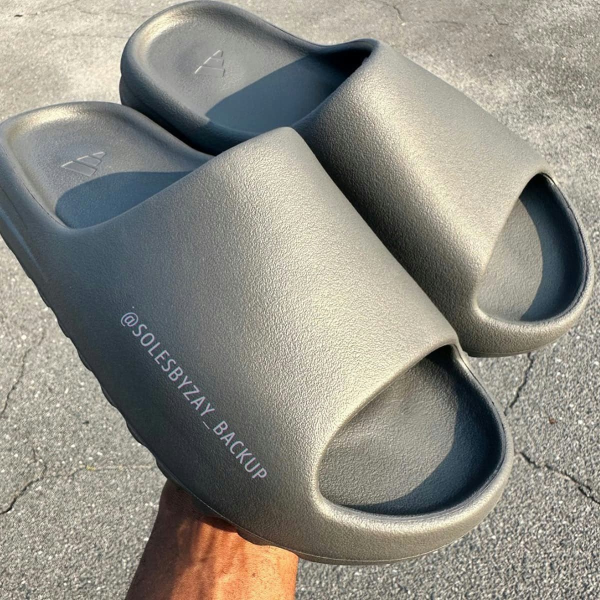 adidas YEEZY Slide 