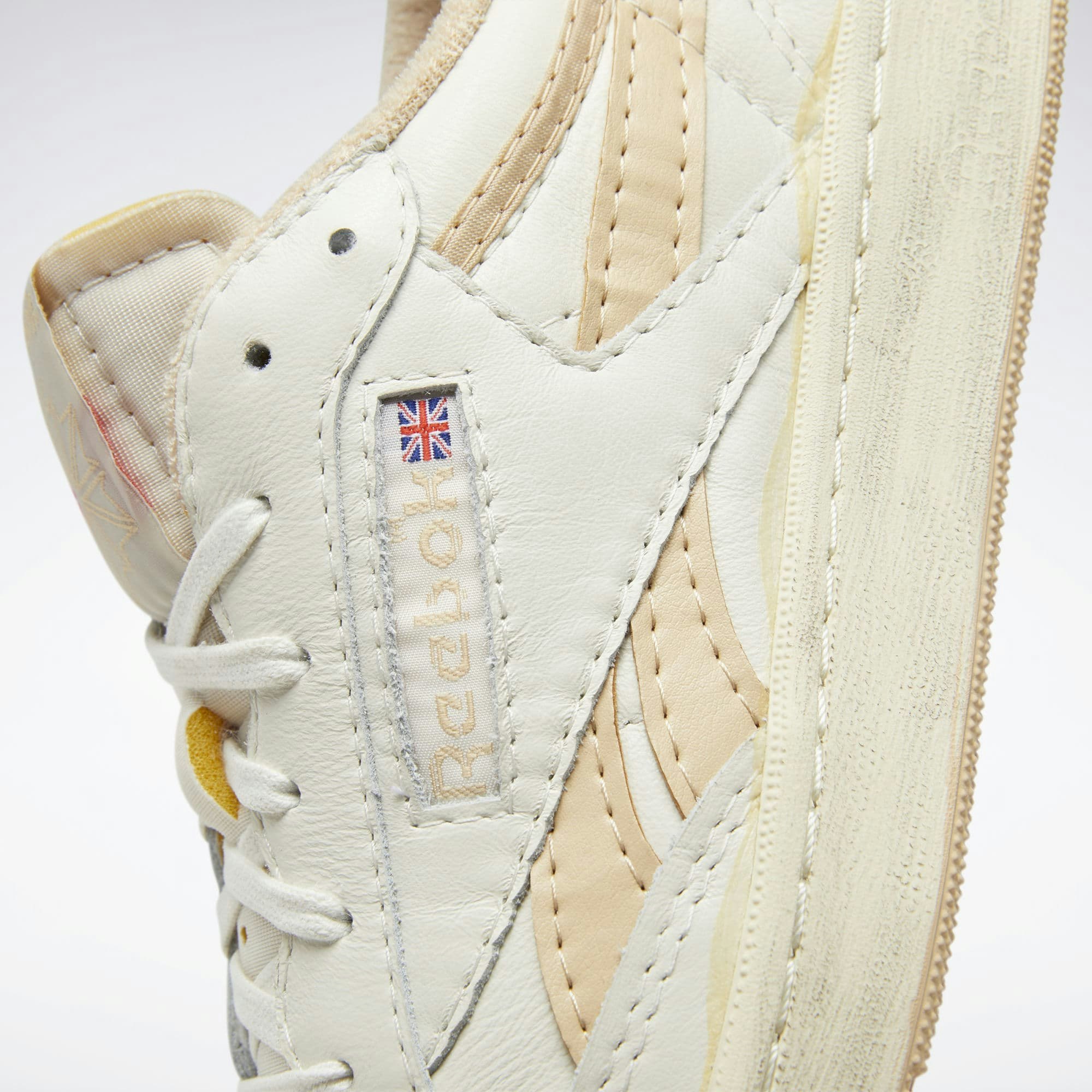 Reebok Club C 85 Vintage "Weathered Beige"