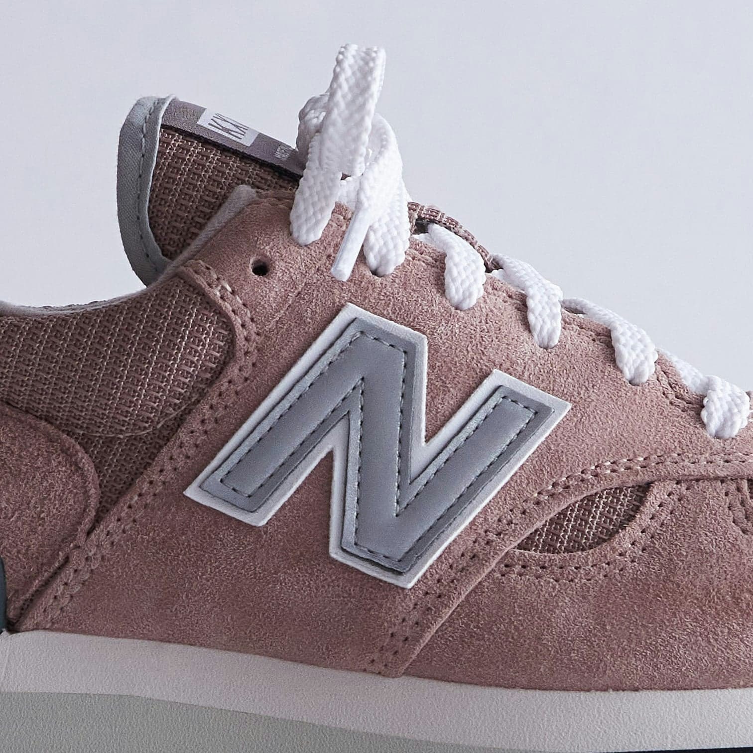 Ronnie Fieg x New Balance 990v1 "Dusty Rose"