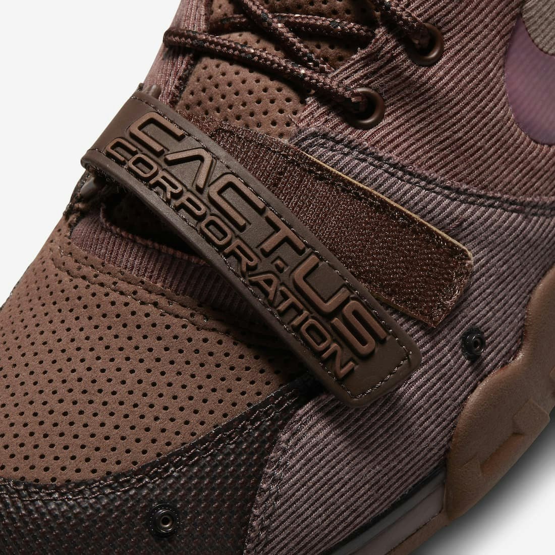 Travis Scott x Nike Air Trainer 1 "Light Choco"